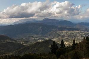 paisajes del parque natural tzoumerka foto