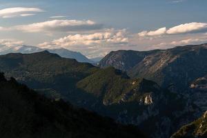 paisajes del parque natural tzoumerka foto