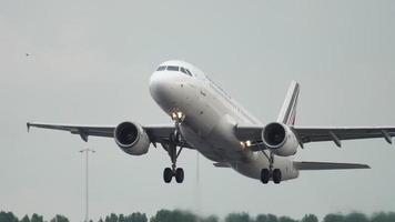 AMSTERDAM, THE NETHERLANDS JULY 27, 2017 - Air France Airbus 320 F GKXI climbing after take off from Shiphol Airport, Amsterdam, Holland video