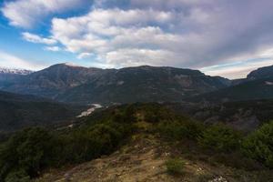 paisajes del parque natural tzoumerka foto