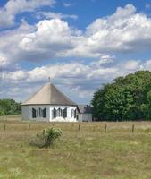 famosa capilla octogonal de vitt en ruegen en el mar báltico en mecklenburg vorpommern, alemania foto