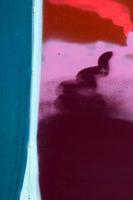 arte callejero. imagen de fondo abstracta de un fragmento de una pintura de graffiti coloreada en colores de moda foto