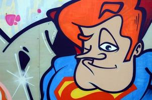 arte callejero. imagen de fondo abstracta de una pintura de graffiti completa en tonos blancos y cromados y personaje de dibujos animados foto