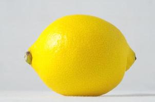 fruta de limón aislado foto