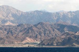 jordania en el lado opuesto del mar rojo. foto