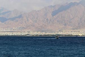 jordania en el lado opuesto del mar rojo. foto