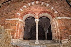 iglesia de san galgano sin techo en toscana foto