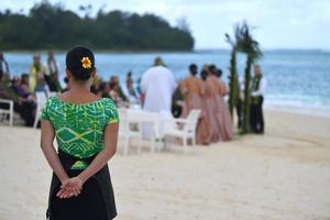 boda en la playa de arena del paraíso tropical foto