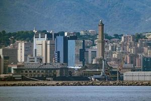 Génova Italia Lanterna desde el mar foto