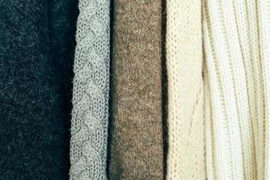 suéter de ropa de punto. armario acogedor otoño-invierno foto