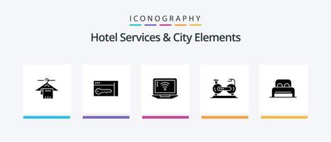 servicios de hotel y elementos de la ciudad paquete de iconos de glifo 5 que incluye cama. bicicleta. ordenador portátil. ejercicio. bicicleta. diseño de iconos creativos vector