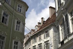 vista de edificios históricos de graz austria foto