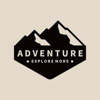 Ilustración de vector de diseño de logotipo de aventura de montaña, aventura al aire libre.