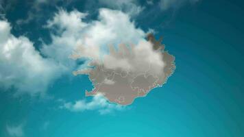 El mapa del país de Islandia con zoom en nubes realistas vuela a través. zoom de la cámara en el efecto del cielo en el mapa de islandia. fondo adecuado para introducciones corporativas, turismo, presentaciones. video