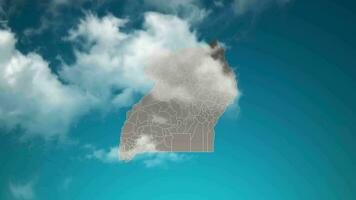 mapa del país de uganda con zoom en nubes realistas que vuelan. zoom de la cámara en el efecto del cielo en el mapa de uganda. fondo adecuado para introducciones corporativas, turismo, presentaciones. video