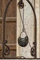 san quirico medieval houses with water well photo