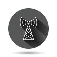 icono de torre de antena en estilo plano. Ilustración de vector de difusión sobre fondo redondo negro con efecto de sombra larga. concepto de negocio de botón de círculo wifi.