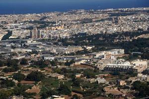 paisaje aéreo de malta desde un avión foto