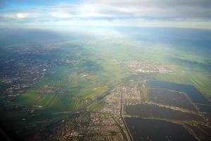 amsterdam campos cultivados panorama aéreo paisaje mientras aterriza foto