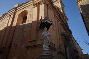 medina pueblo medieval edificio de piedra en malta foto