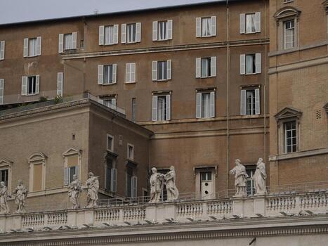 papa frnancis apartamento catedral de san pedro ciudad del vaticano roma vista exterior foto