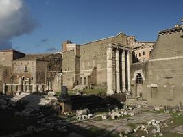 foros imperiales fori imperiali roma edificios en pasarela foto