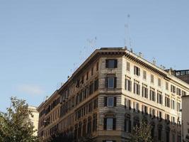 vista de los edificios del distrito de roma monti foto
