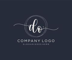 logo femenino inicial. utilizable para logotipos de naturaleza, salón, spa, cosmética y belleza. elemento de plantilla de diseño de logotipo de vector plano.