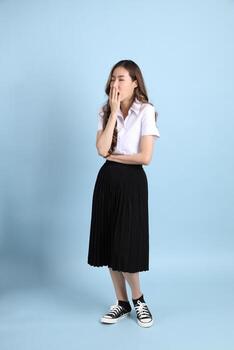 chica en uniforme de estudiante foto