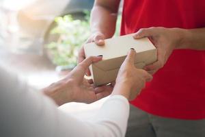 Deliver packages to recipients quickly, complete products, impressive services. photo