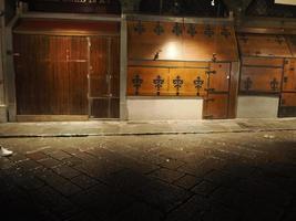 ponte vecchio bridge jewelry old door photo