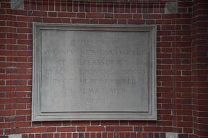 puerta de edificios históricos de brown university providence rhode island foto