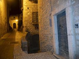 veroli pueblo medieval lacio frosinone vista nocturna foto