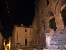 veroli pueblo medieval lacio frosinone vista nocturna foto