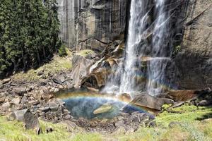 vista de las cataratas del parque de yosemite foto