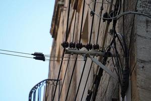 edificio con vistas a la calle del pueblo medieval de rabat en malta foto