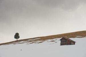 vista de los dolomitas italianos en invierno foto