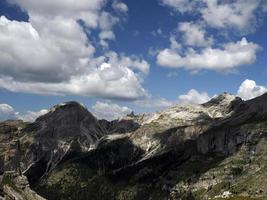 puez montañas dolomitas panorama paisaje foto