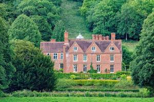 english countryside house photo