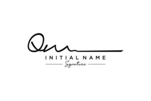 vector de plantilla de logotipo de firma qm inicial. ilustración de vector de letras de caligrafía dibujada a mano.