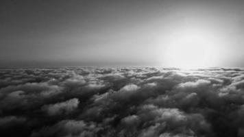 imágenes de alto ángulo del paisaje británico en blanco y negro clásico foto