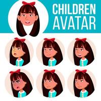 avatar de niña asiática establece vector de niño. jardín de infancia. enfrentar las emociones. preescolar, bebé, expresión. nacimiento, vida, emocional. impresión, invitación. ilustración de cabeza de dibujos animados