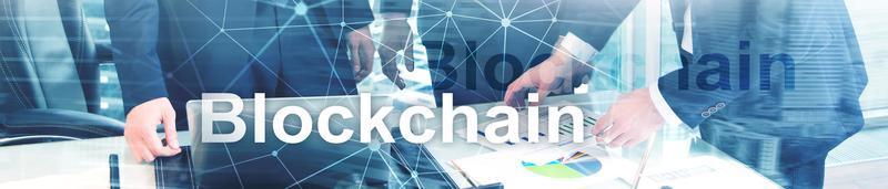 revolución blockchain, tecnología de innovación en los negocios modernos. banner de encabezado del sitio web. foto