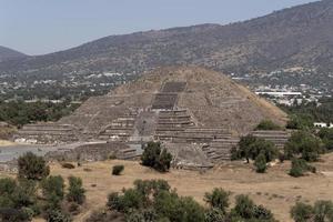 Teotihuacan pyramid mexico photo