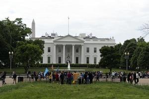 Washington DC, Estados Unidos - 26 de abril de 2019 - manifestación contra Trump en la Casa Blanca foto