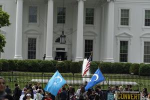 Washington DC, Estados Unidos - 26 de abril de 2019 - manifestación contra Trump en la Casa Blanca foto