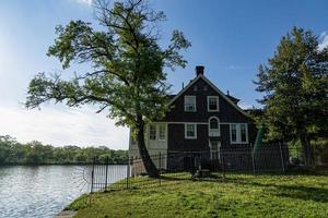 filadelfia, estados unidos - 30 de abril de 2019 - equipo de remo en el río schuylkill foto