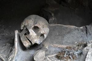 Ercolano Herculaneum fugitives skeletons on the beach photo