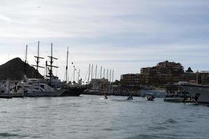 cabo san lucas, méxico - 1 de febrero de 2019 - turista en actividades acuáticas foto