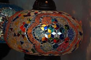 detalle de lámpara de cristal indio foto